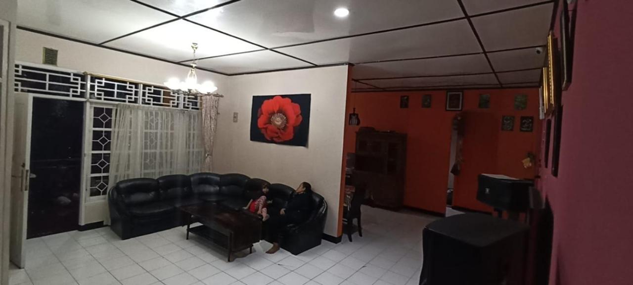 Villa Puspa 259 By Surganya Villa Puncak Extérieur photo